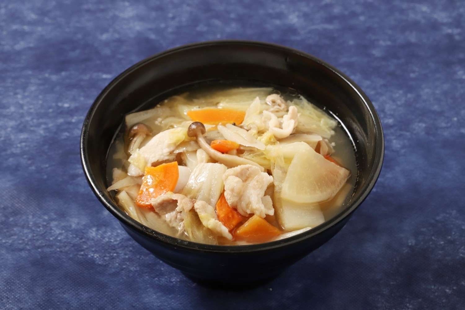 道の駅国見あつかしの郷のレストラン桃花亭とタイアップした豚汁